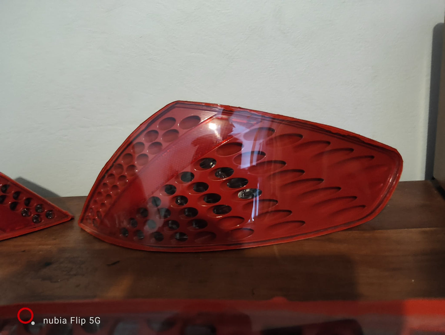 Nouveau feux arrière pour Peugeot 307 cc rouge Lexus
