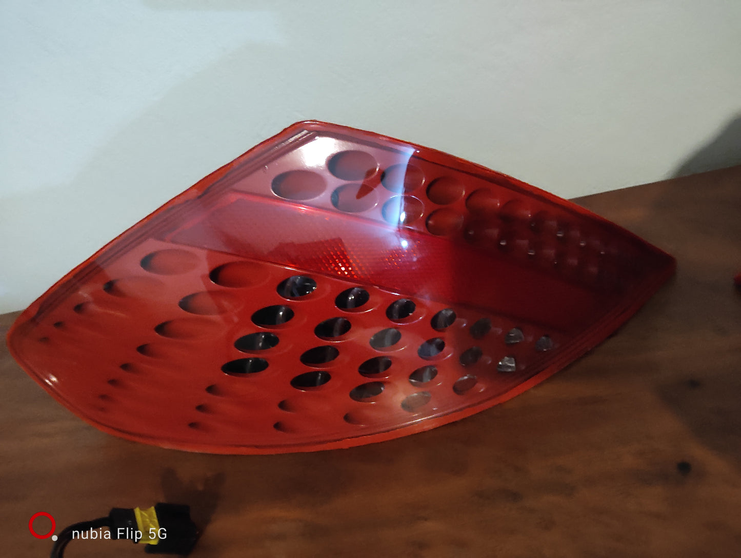 Nouveau feux arrière pour Peugeot 307 cc rouge Lexus