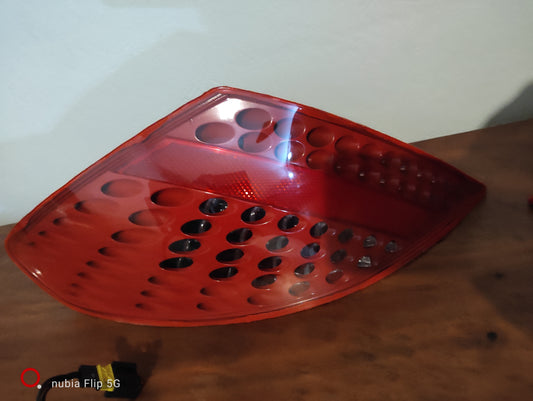 Nouveau feux arrière pour Peugeot 307 cc rouge Lexus